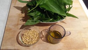 WildGarlic_oliveOil_pineNuts